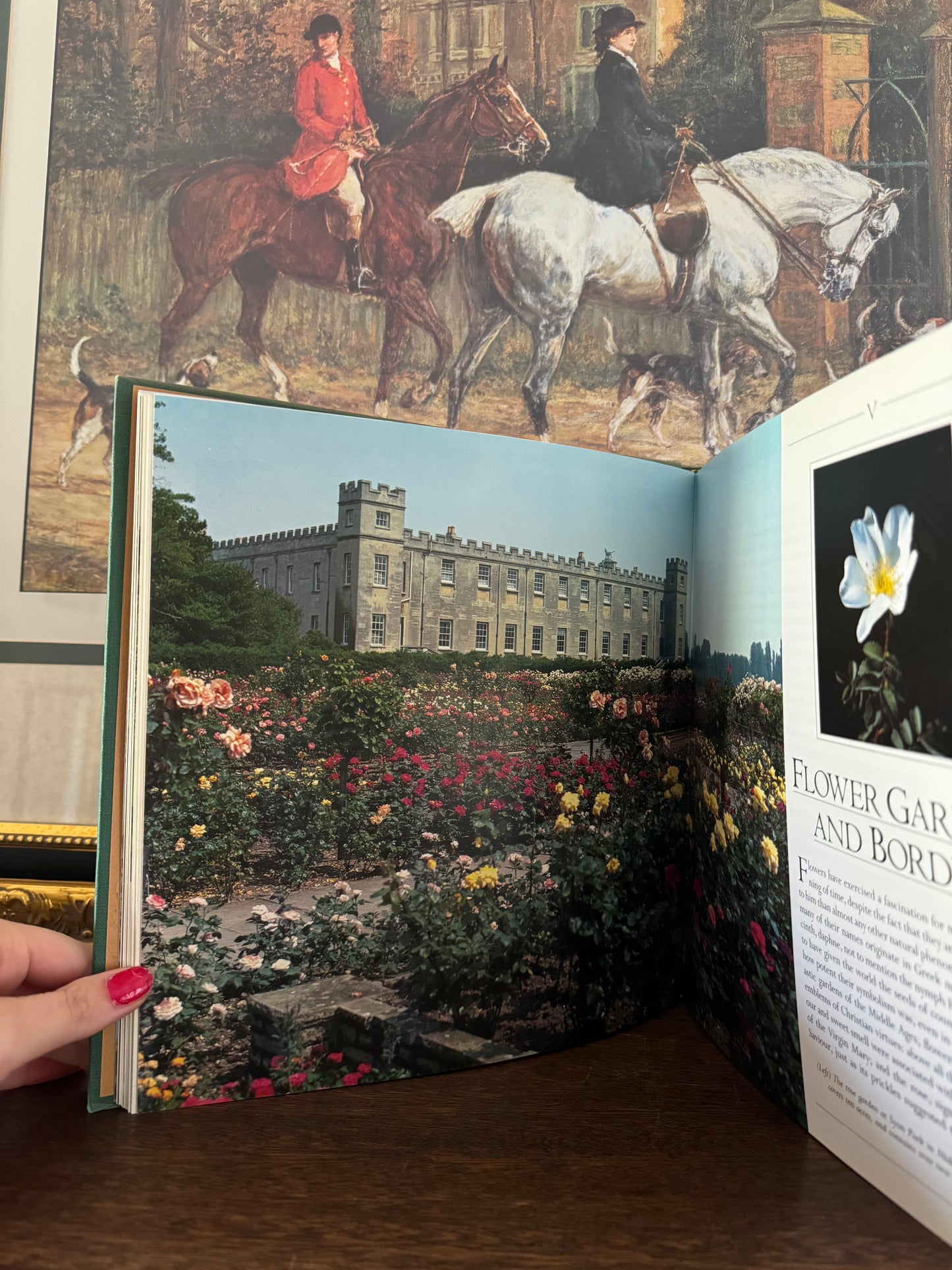 The Country House Garden: A Grand Tour